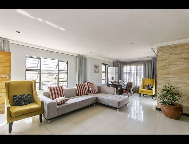 3 BEDROOM FREESTANDING FOR SALE IN COSMO CITY